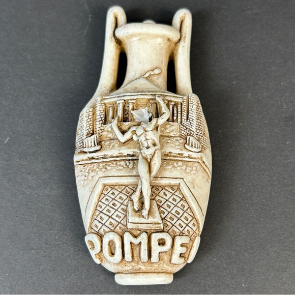 Colorful World Landmark Magnet Set - Picture 3 of 15